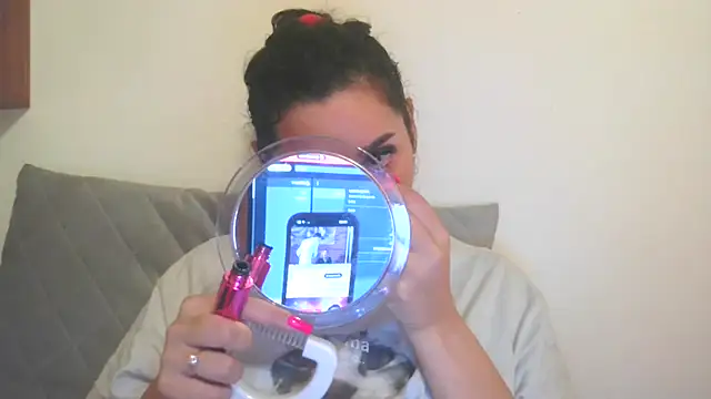 Snapshot of LovelyJulliette chatting on December 5, 2025, 2:26 pm LovelyJulliette online show from December 5, 2025, 2:26 pm