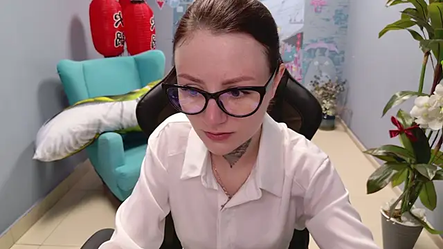 VeliraBraitberg online show from July 25, 2026, 6:10 am