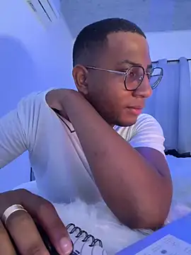 Snapshot of Arwens_bell08 chatting on March 6, 2025, 11:31 pm Arwens bell08 online show from March 6, 2025, 11:31 pm