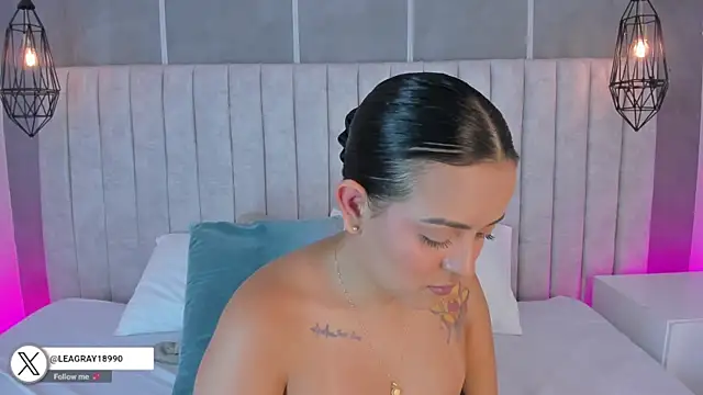 lea gray online show from November 18, 2025, 6:44 pm