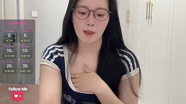 Snapshot of rose-u chatting on March 17, 2026, 1:41 am rose-u online show from March 17, 2026, 1:41 am