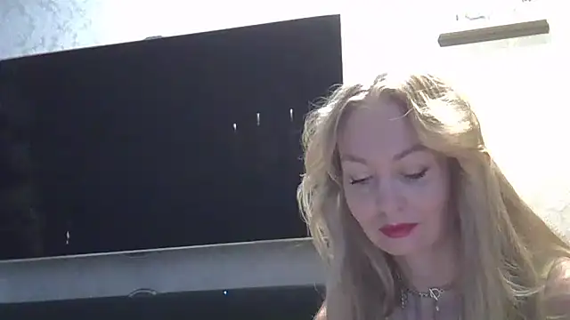 Snapshot of ZarinaSwift chatting on December 24, 2024, 4:44 am ZarinaSwift online show from December 24, 2024, 4:44 am