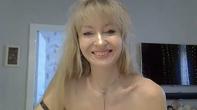 Snapshot of ZarinaSwift chatting on February 19, 2026, 4:42 am ZarinaSwift online show from February 19, 2026, 4:42 am