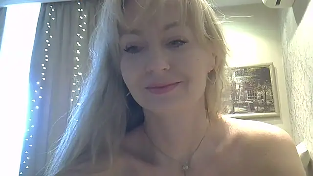 Snapshot of ZarinaSwift chatting on March 1, 2026, 7:19 am ZarinaSwift online show from March 1, 2026, 7:19 am