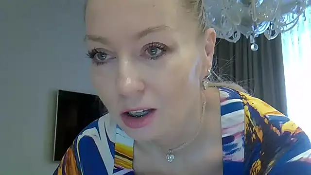 Snapshot of ZarinaSwift chatting on January 24, 2025, 4:16 am ZarinaSwift online show from January 24, 2025, 4:16 am