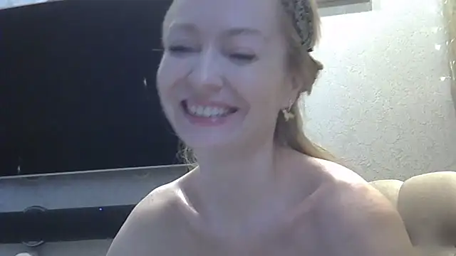 Snapshot of ZarinaSwift chatting on February 21, 2026, 6:37 am ZarinaSwift online show from February 21, 2026, 6:37 am