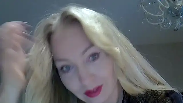 Snapshot of ZarinaSwift chatting on September 19, 2025, 4:38 am ZarinaSwift online show from September 19, 2025, 4:38 am