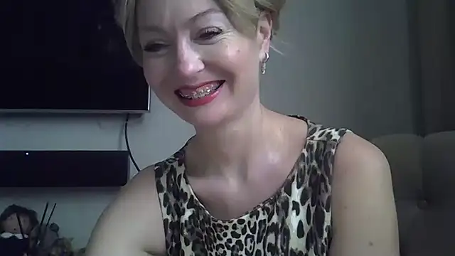 Snapshot of ZarinaSwift chatting on January 11, 2025, 9:47 am ZarinaSwift online show from January 11, 2025, 9:47 am