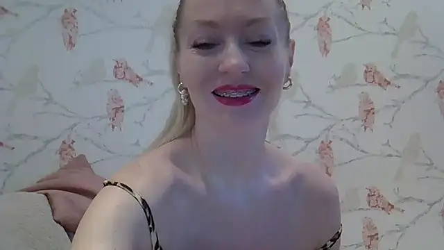 Snapshot of ZarinaSwift chatting on January 15, 2025, 4:47 am ZarinaSwift online show from January 15, 2025, 4:47 am