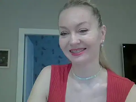 Snapshot of ZarinaSwift chatting on February 5, 2025, 4:48 am ZarinaSwift online show from February 5, 2025, 4:48 am