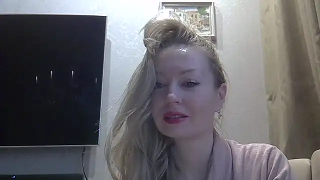 Snapshot of ZarinaSwift chatting on February 19, 2025, 11:38 am ZarinaSwift online show from February 19, 2025, 11:38 am