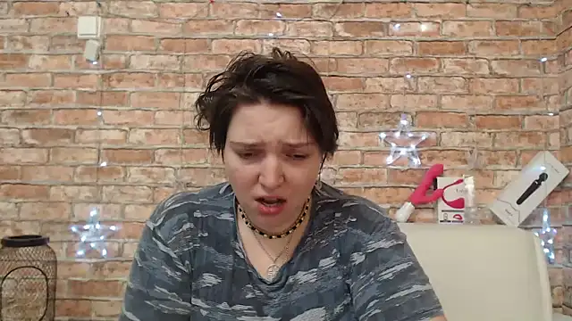 Amelia Kiss  online show from December 19, 2025, 12:36 am