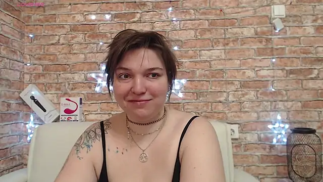 Snapshot of Amelia_Kiss_ chatting on February 17, 2026, 12:52 am Amelia Kiss online show from February 17, 2026, 12:52 am