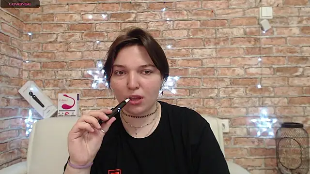 Snapshot of Amelia_Kiss_ chatting on February 2, 2026, 1:15 am Amelia Kiss online show from February 2, 2026, 1:15 am