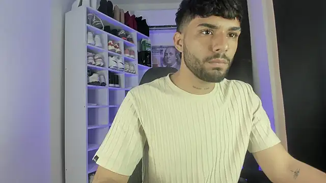 Snapshot of Alex_BigDickkk chatting on October 24, 2025, 8:30 pm Alex BigDickkk online show from October 24, 2025, 8:30 pm