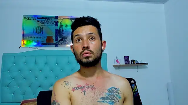 Snapshot of Bad_Couple_1 chatting on October 30, 2025, 1:04 am Bad Couple 1 online show from October 30, 2025, 1:04 am