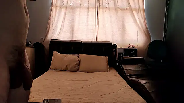 Snapshot of Alaia_sam chatting on February 21, 2026, 3:47 pm Alaia sam online show from February 21, 2026, 3:47 pm