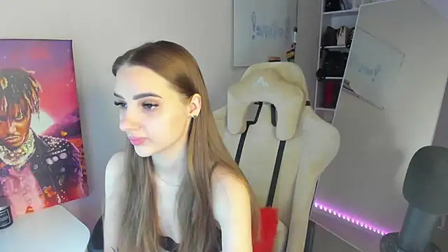Snapshot of __SilviaAbby__ chatting on December 4, 2024, 2:14 am SilviaAbby online show from December 4, 2024, 2:14 am
