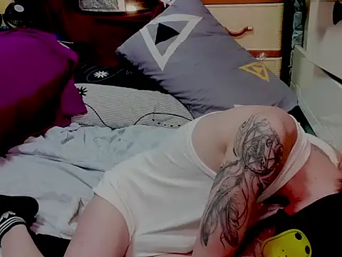 JJjing online show from November 15, 2025, 7:34 am