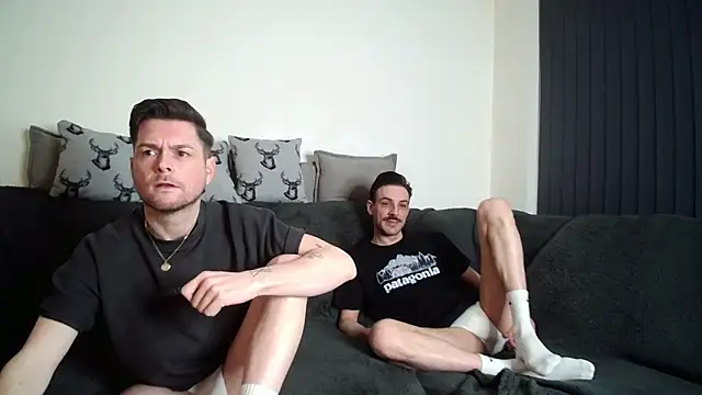 twotwinkhusbandss online show from February 14, 2026, 10:32 pm