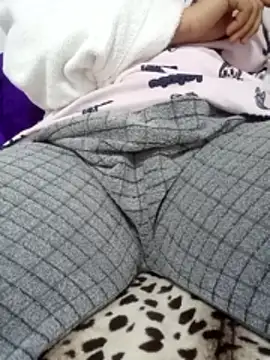 Snapshot of Bombamom chatting on March 5, 2026, 9:50 am Bombamom online show from March 5, 2026, 9:50 am