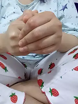 Snapshot of Bombamom chatting on March 31, 2026, 6:21 pm Bombamom online show from March 31, 2026, 6:21 pm