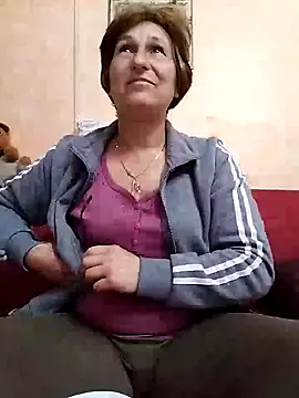 Snapshot of passione503 chatting on February 9, 2025, 1:25 pm passione503 online show from February 9, 2025, 1:25 pm