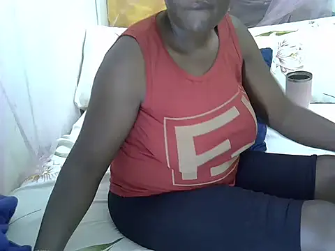 Sweetreena online show from May 20, 2026, 3:25 am