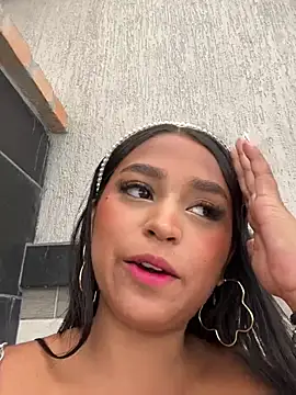 Snapshot of Juli_Walker chatting on December 11, 2024, 2:44 pm Juli Walker online show from December 11, 2024, 2:44 pm