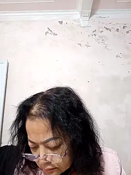 Hotestlove online show from November 3, 2025, 11:30 pm