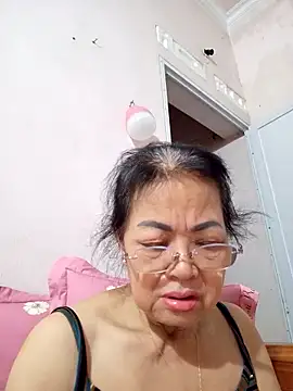 Hotestlove online show from May 11, 2026, 2:40 pm