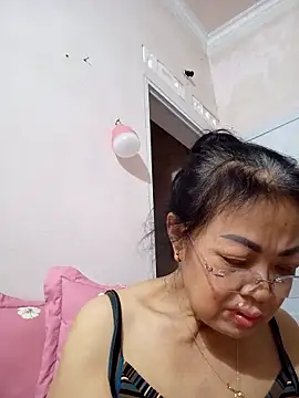 Hotestlove online show from May 11, 2026, 2:45 pm
