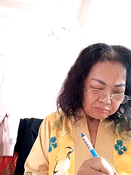 Hotestlove online show from November 6, 2025, 12:47 am