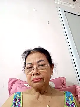 Hotestlove online show from April 22, 2026, 10:11 am