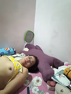 Hotestlove online show from May 27, 2026, 10:17 pm