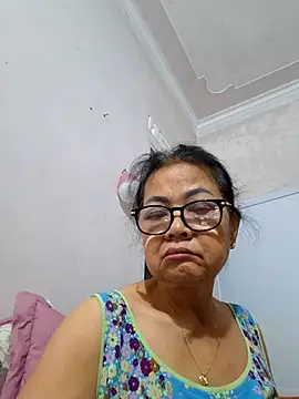 Hotestlove online show from May 6, 2026, 10:36 pm