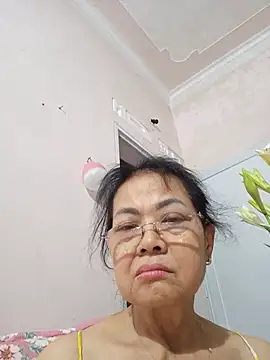 Hotestlove online show from May 17, 2026, 2:28 pm