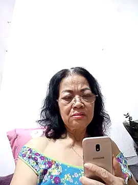 Snapshot of Hotestlove chatting on March 19, 2025, 12:01 pm Hotestlove online show from March 19, 2025, 12:01 pm