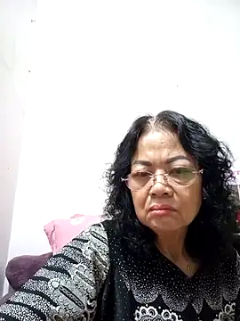 Snapshot of Hotestlove chatting on March 21, 2025, 12:06 pm Hotestlove online show from March 21, 2025, 12:06 pm