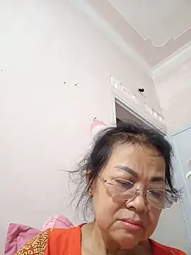 Hotestlove online show from May 20, 2026, 11:40 am