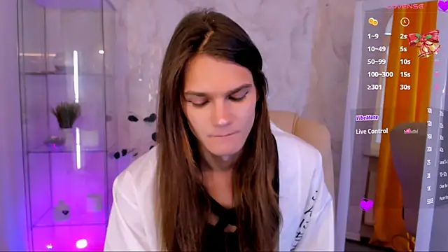 Snapshot of Will_Will_ chatting on October 22, 2025, 6:35 am Will Will online show from October 22, 2025, 6:35 am