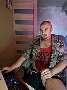 Foxyshaved online show from May 20, 2026, 4:53 am