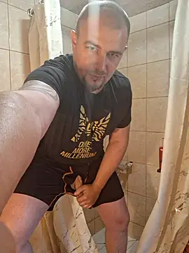 Foxyshaved online show from May 27, 2026, 5:15 am