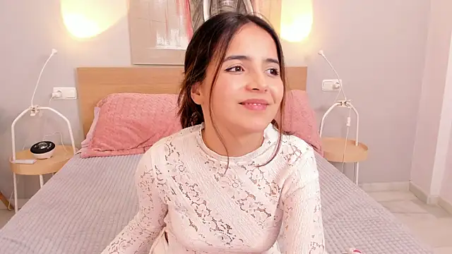 Snapshot of Raychell_Black chatting on February 17, 2025, 7:23 pm Raychell Black online show from February 17, 2025, 7:23 pm