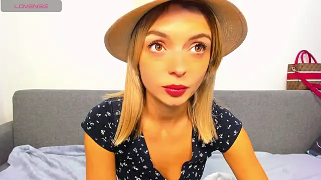 Snapshot of _ellen_meow_ chatting on October 19, 2025, 6:32 pm ellen meow online show from October 19, 2025, 6:32 pm