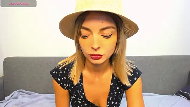 Snapshot of _ellen_meow_ chatting on October 20, 2025, 10:10 pm ellen meow online show from October 20, 2025, 10:10 pm