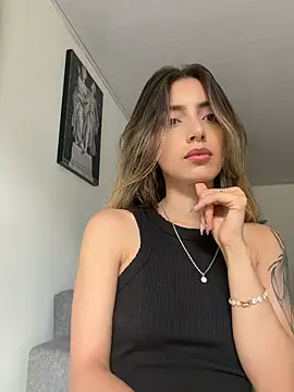 Snapshot of IsadoraGalle_ chatting on July 5, 2026, 9:43 pm IsadoraGalle online show from July 5, 2026, 9:43 pm