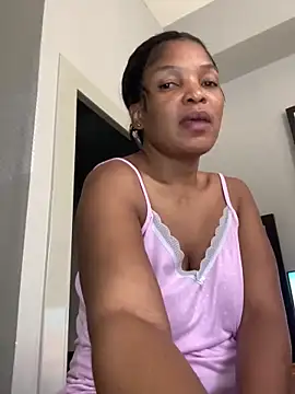 Snapshot of slimcateee chatting on March 8, 2025, 8:33 am slimcateee online show from March 8, 2025, 8:33 am