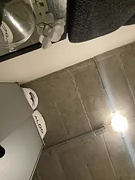 slimcateee online show from March 1, 2026, 6:52 pm