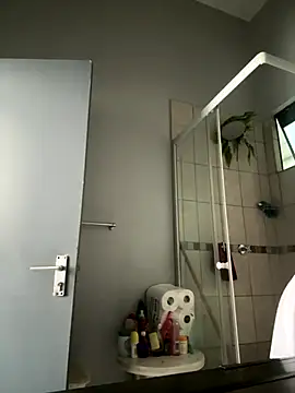 slimcateee online show from October 23, 2025, 11:42 am